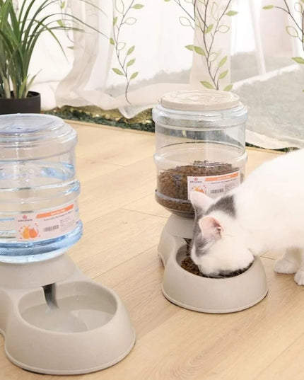 6Meal Automatic Pet Feeding Solution with Integrated Water Dispenser for Cats and Dogs in Set Includes Food Scoop Ideal for Sma